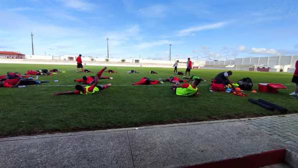 Mambas já treinam em Portugal